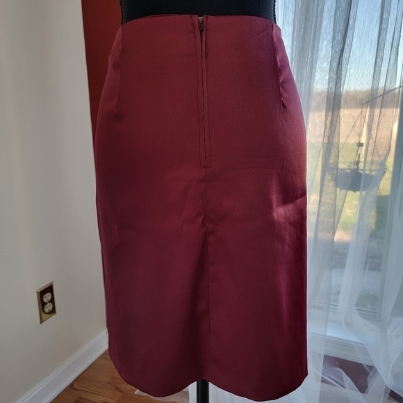 35TH & 10th burgandy pencil skirt size 9 - Picture 2 of 7